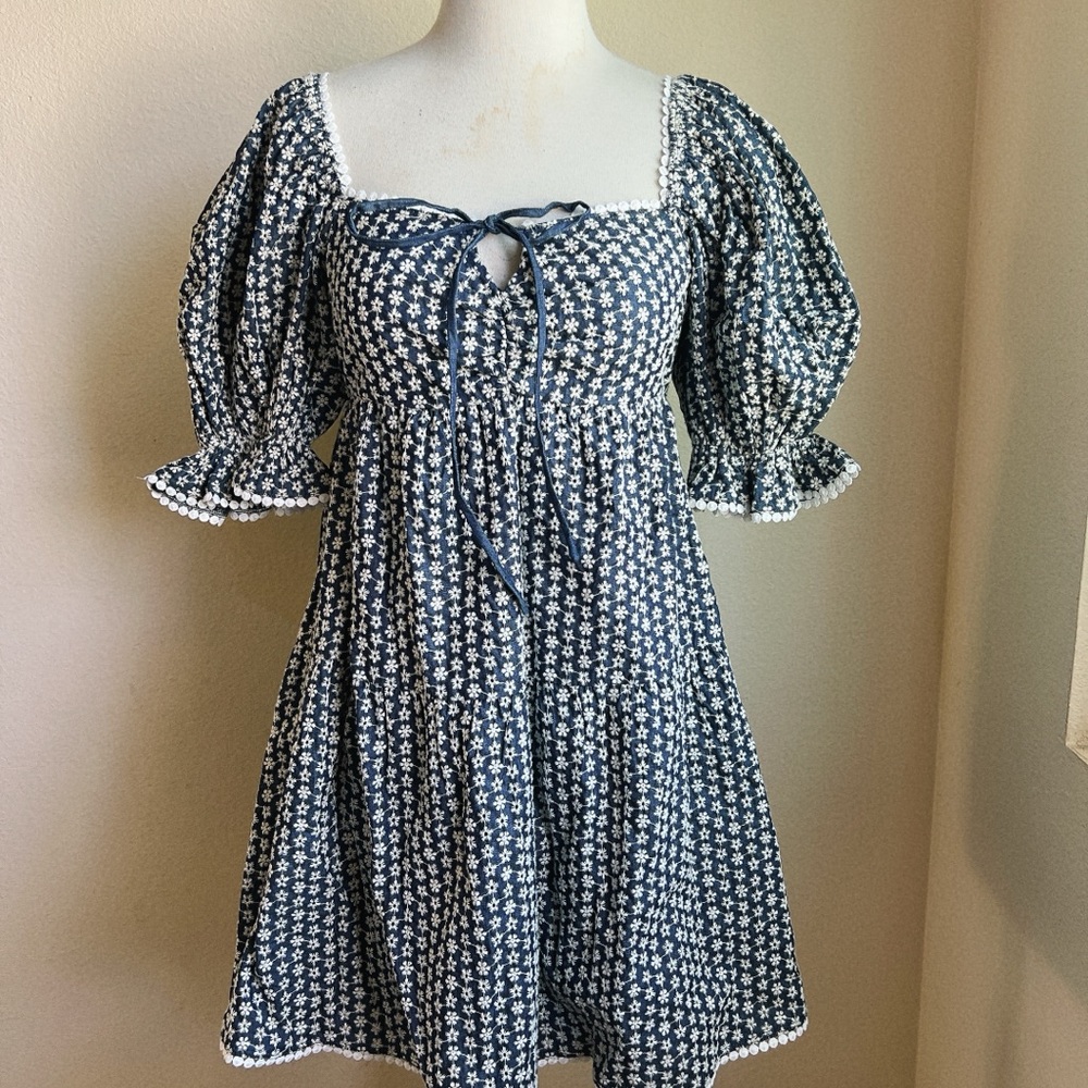 BNWOT En Saison Navy Dress with White Crochet Trim
